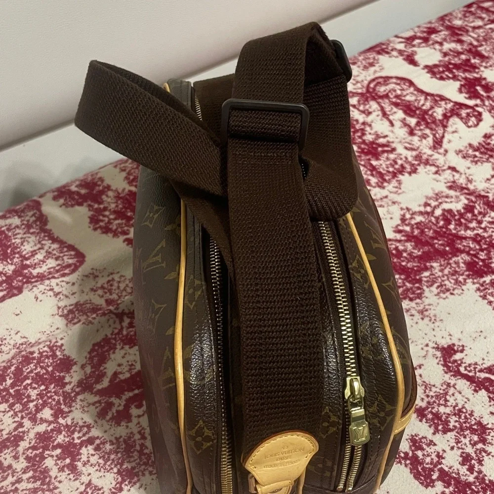 Louis Vuitton Monogram Reporter Bag